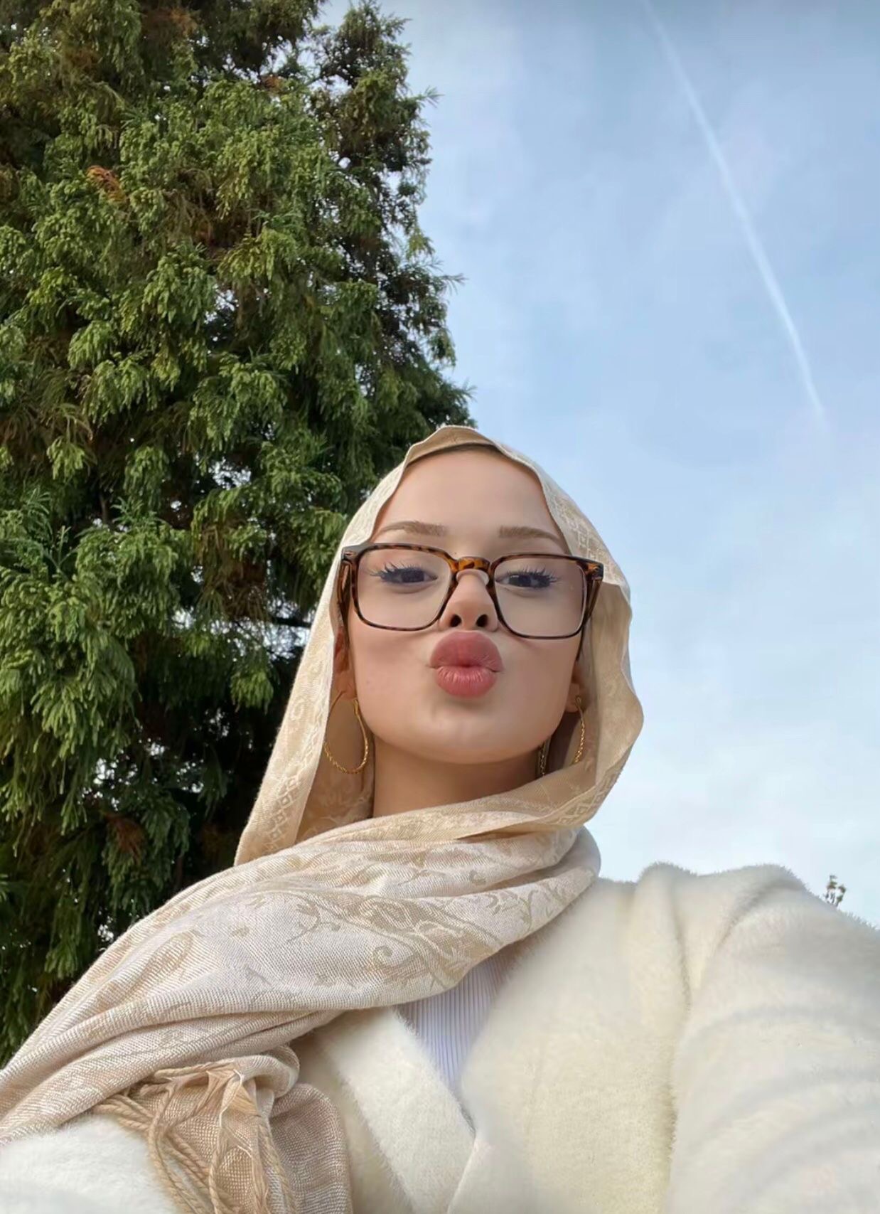 Duayeri İlgi Dolu Kadın Escort Bayan Hacer